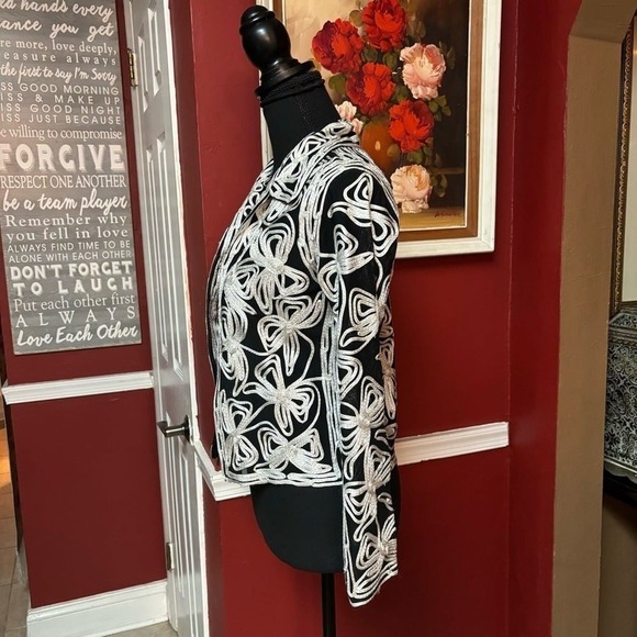 P's & Q's Women's Jacket Full Zip Size Small Embroidered 3D Bow Designs Travel - Picture 3 of 12